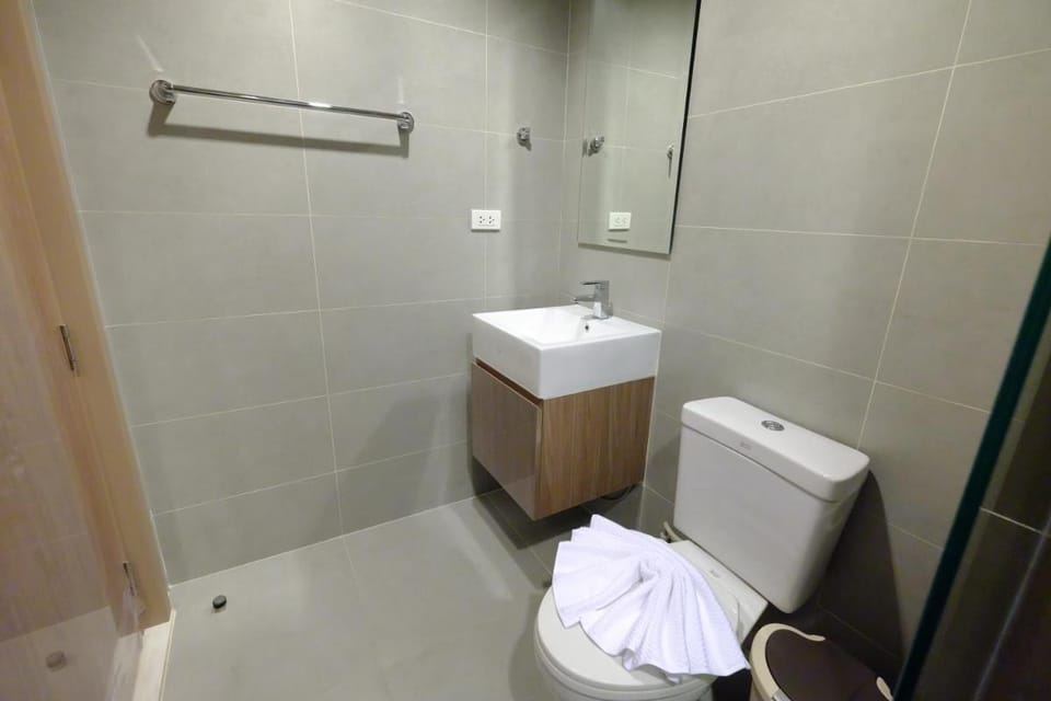 Rain Chaam Beach Condo Wifi 4Guests 2Beds  Apartment in Thailand