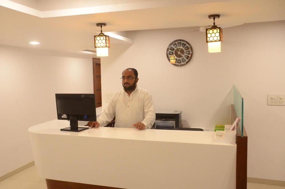 HOTEL IDEAL Hotel in Vadodara