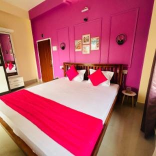 Beau Monde Boutique Suites - Azure Escape Apartment in Bangladesh