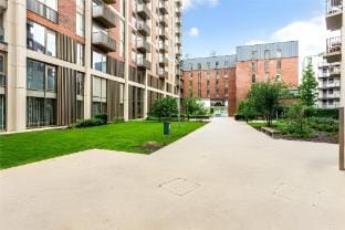 Cozy Apartment With A View  Apartment in Salford
