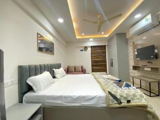 Luxury Studio Flat with Workspace & top Amenities  Apartment in Jaipur