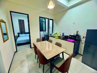 premiuem world class 10 pax 3br (urban suites) Vacation rental in George Town