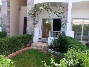 Coral Paradise, Life’s a Beach, Free Wi-FI Apartment in Hurghada