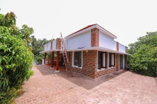 Vasantha Maligai Villa with Pool near Pondicherry Villa in Tamil Nadu