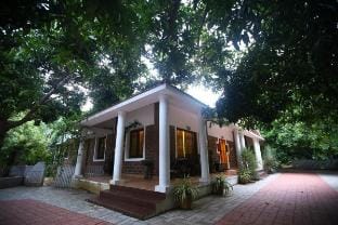 Vasantha Maligai Villa with Pool near Pondicherry Villa in Tamil Nadu