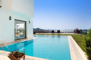 BD4103 5 Bedroomed Sea View Villa Bodrum Yalikavak Villa in Yalıkavak