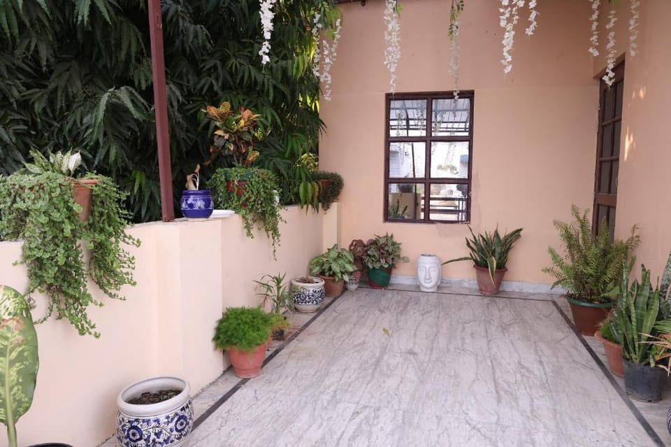 Oasis Homestay Vacation rental in Lucknow