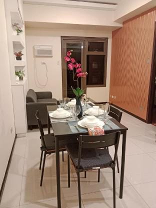 VStaycation @ The Radiance Manila Bay Apartment in Pasay