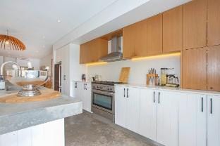 Spacious & Modern Bondi Beach House w/ pool +1 car Vacation rental in North Bondi