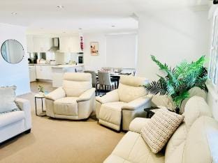 Stylish City Escape next King’s Cross + 2 parking Vacation rental in Sydney