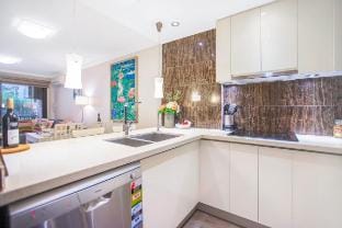 Modern Stylish, 450m from ICC/Darling Harbour+1car Apartment in Sydney