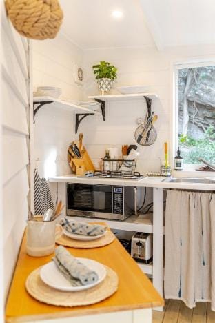 The Avalon YURT : nature retreat,  Ocean & Harbour Vacation rental in Pittwater Council