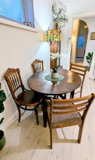 The GreenHouse, spacious w/ a vintage twist + 1car Apartment in Sydney