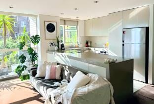 Waterview Sunny Oasis with pool, next to Syd CBD Vacation rental in Sydney