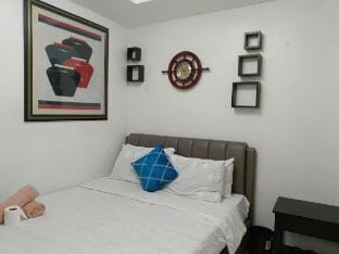 Studio Birch Tower Apartment in Manila City