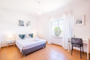 Villa Baya - Great family complex with communal po Villa in Guia