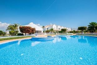 Beachsun Gale - beautiful villa close to beach Villa in Guia