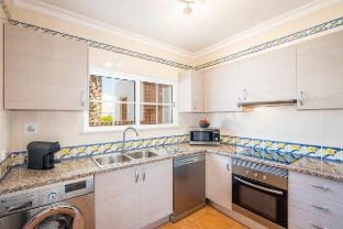 Beachsun Gale - beautiful villa close to beach Villa in Guia