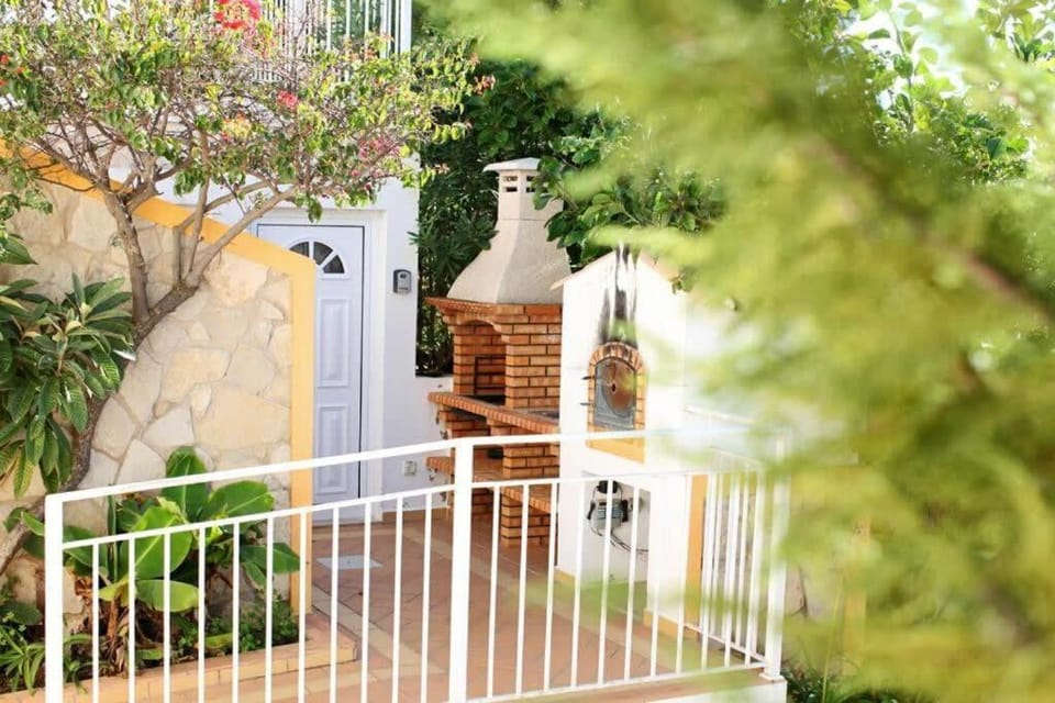 Villa Juniper, fenced pool spacious house Villa in Guia