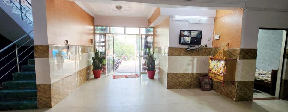 Shankar Guest House Hotel in Lucknow