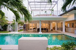 Kira - Japandi Escape w/Sauna & Rooftop cinema Villa in Hua Hin District