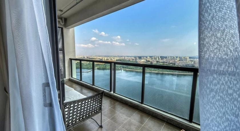 Sea View R&F Princess Cove Seine Region Hotel in Johor Bahru
