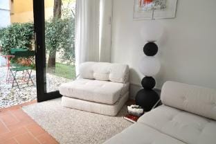 Peaceful flat with yard, Near Duomo Apartment in Florence