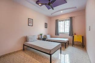 Neat & clean cozy private room in HSR Layout Vacation rental in Bengaluru