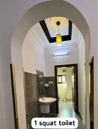 شقة بغرفتين نوم دورتين في الدور الاول 7د للحرم Apartment in Medina