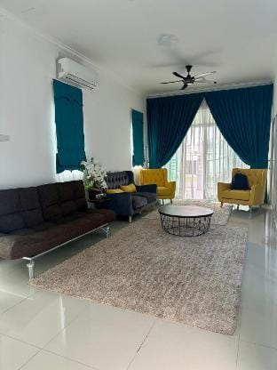 Seribu Dua Villa-Pool.BBQ. 5BR.Ctyd.Wifi.ExToll. Vacation rental in Malaysia
