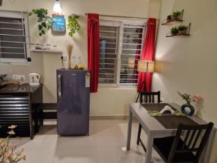 Gachibowli, House of Color’s(Susi Stays-303 )1BHK Apartment in Hyderabad