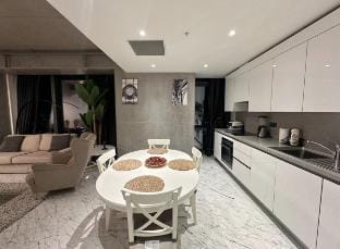 lavishapt with 180 ist view at 40+F &gym+pool #89 Vacation rental in Istanbul