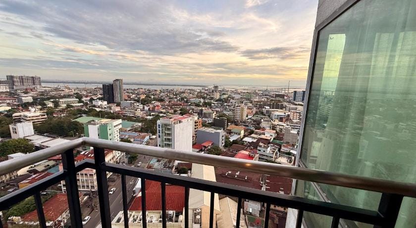 Cozy Panoramic View Unit Apartment in Lapu-Lapu City