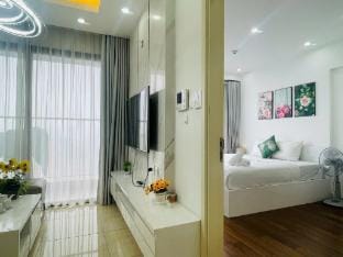 C6 Vinhomes D'.Capitale 2Br2Bth 2705 Apartment in Laos