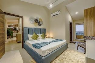 Alaya Stays 3 BHK Veera Marina Apartment with Pool Apartment in Candolim
