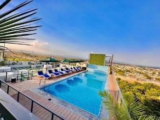 The Oak Lounge Apartment in Islamabad