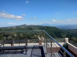 LexZane's Tagaytay Vacation Pad Apartment in Tagaytay