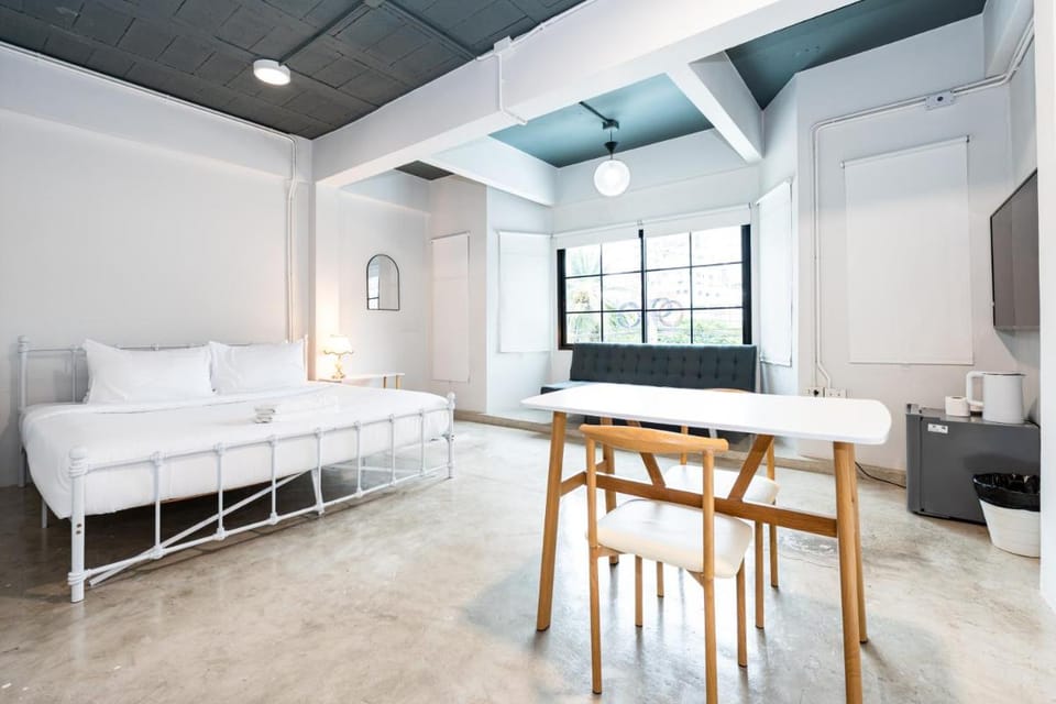 Yellow Place Sukhumvit 2 Apartment in Bangkok