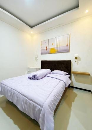 VILLA AWAN 5 KOTA BATU Villa in Batu