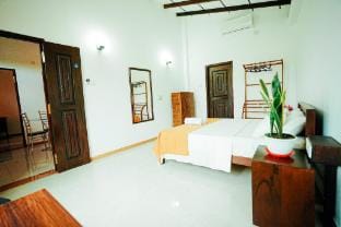Highclere Villa Villa in Kamburugamuwa