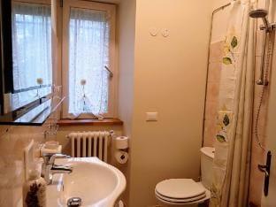 Casa Vitiolo - left section Vacation rental in Marche
