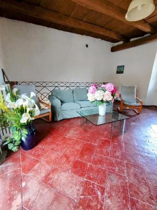 Courtyard on the lake, Carlotta apartment Vacation rental in Piedmont