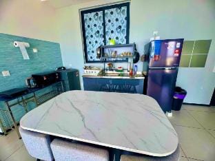 cozy family suites  3BR apartment 10pax komtarvie Vacation rental in George Town