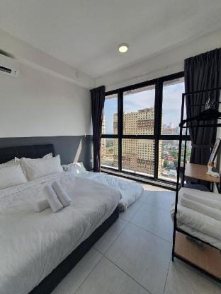 Urban suites 3BR cozy lovely Vacation rental in George Town