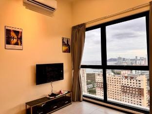 New Luxury Collection Sea &city View bridge View Vacation rental in George Town