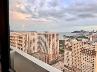 New Luxury Collection Sea &city View bridge View Vacation rental in George Town
