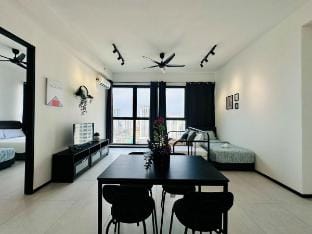 @City & Sea View Apartment (familystay_12) Vacation rental in George Town
