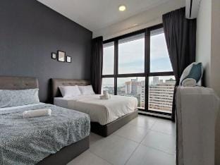 #Sea & City view (familystay-cozy)-3BR-10PAX Vacation rental in George Town