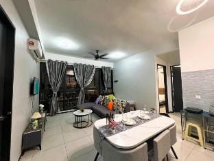 #Sea & City View Apartment Vacation rental in George Town