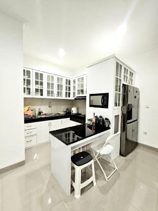 Shelz House. Cluster Miami PIK 2 . Vacation rental in West Java